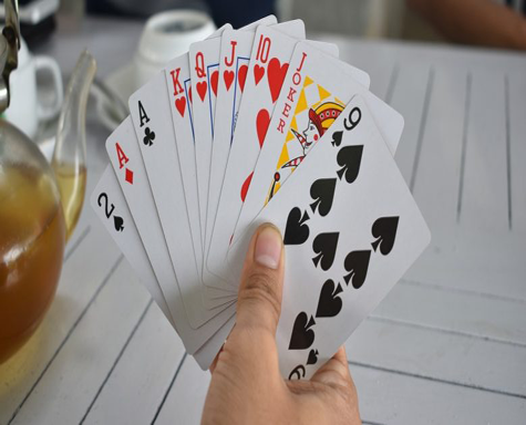 playing-cards-2652168_1280-780×405